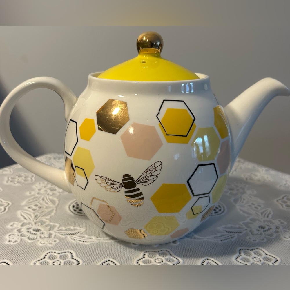 Paper Source Hello Honey Bee Teapot
